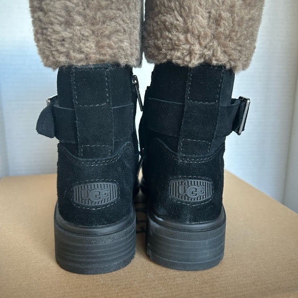 New Uggs Harrison cuff boots - Picture 4 of 5